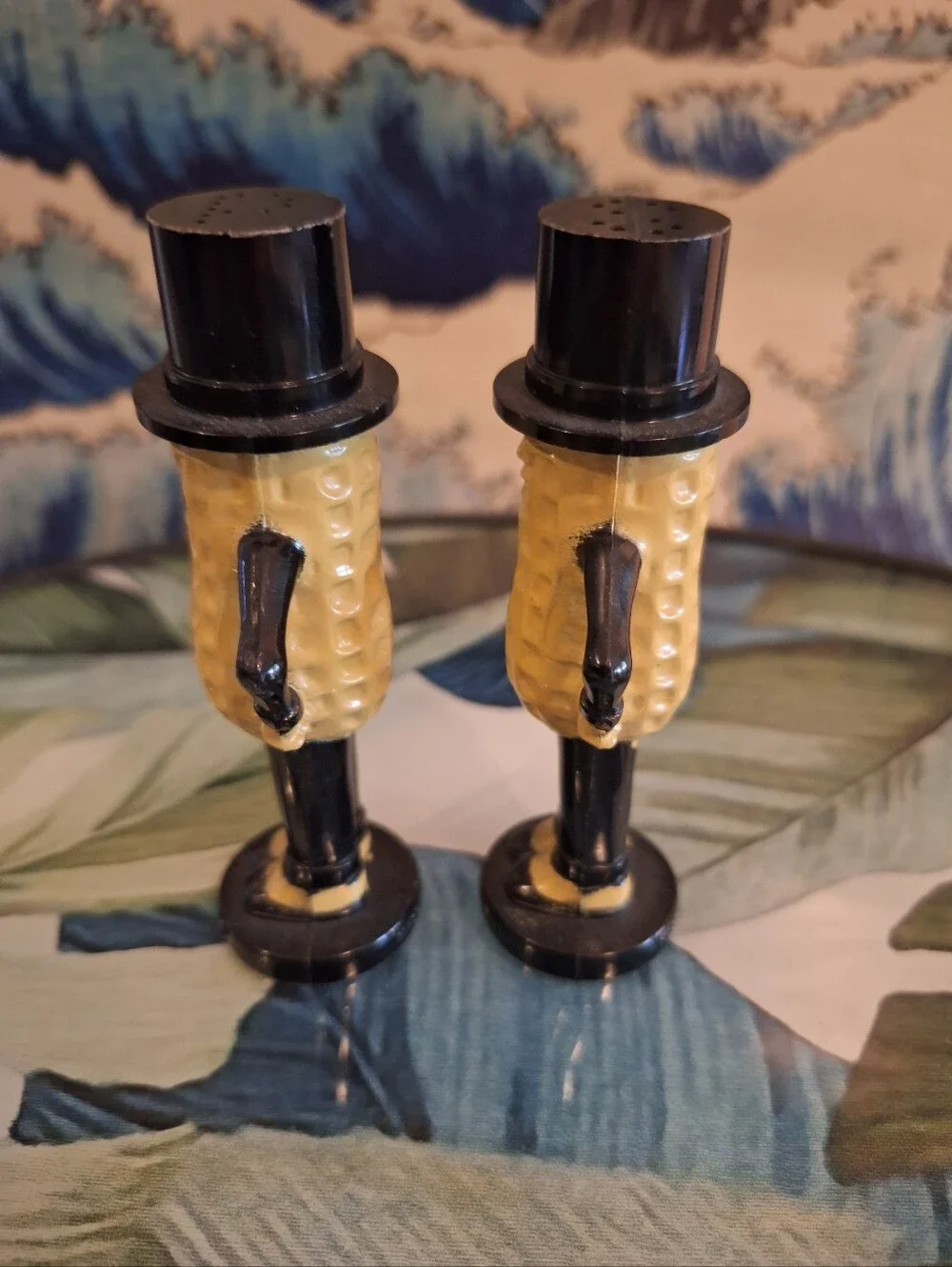Planters Mr. Peanut Salt & Pepper Shaker Set in Yellow and Black